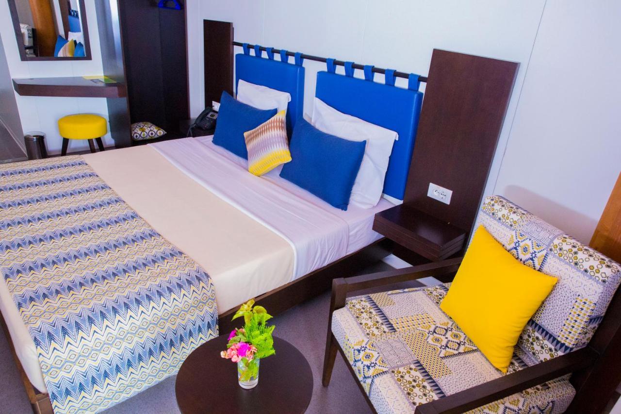 Dunia Hotel Ouagadougou Loumbila Exteriör bild