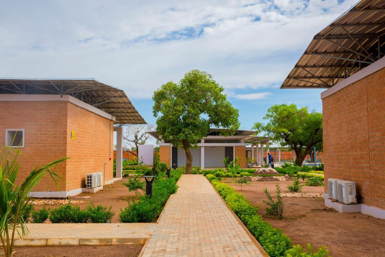 Dunia Hotel Ouagadougou Loumbila Exteriör bild