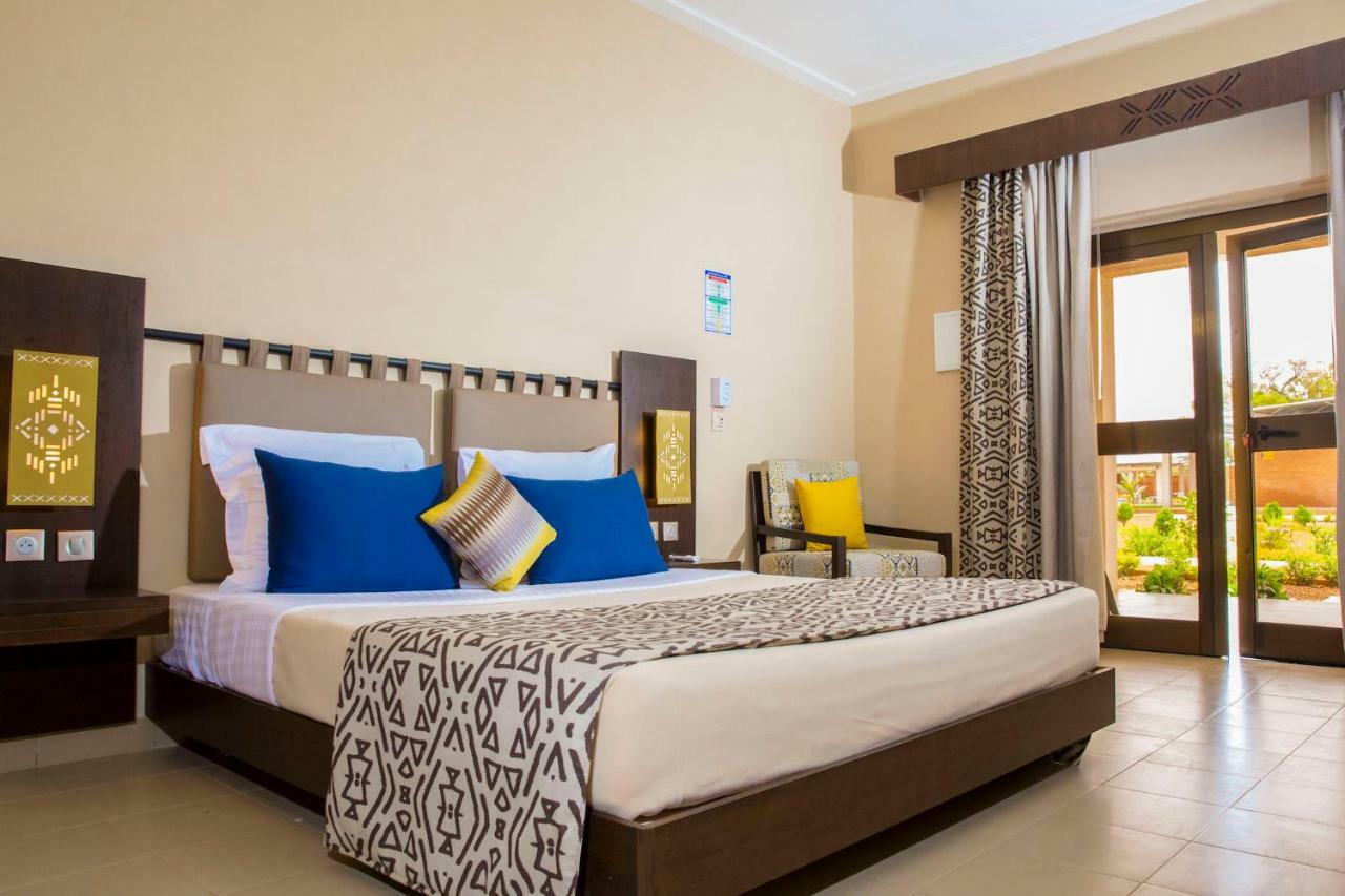 Dunia Hotel Ouagadougou Loumbila Exteriör bild
