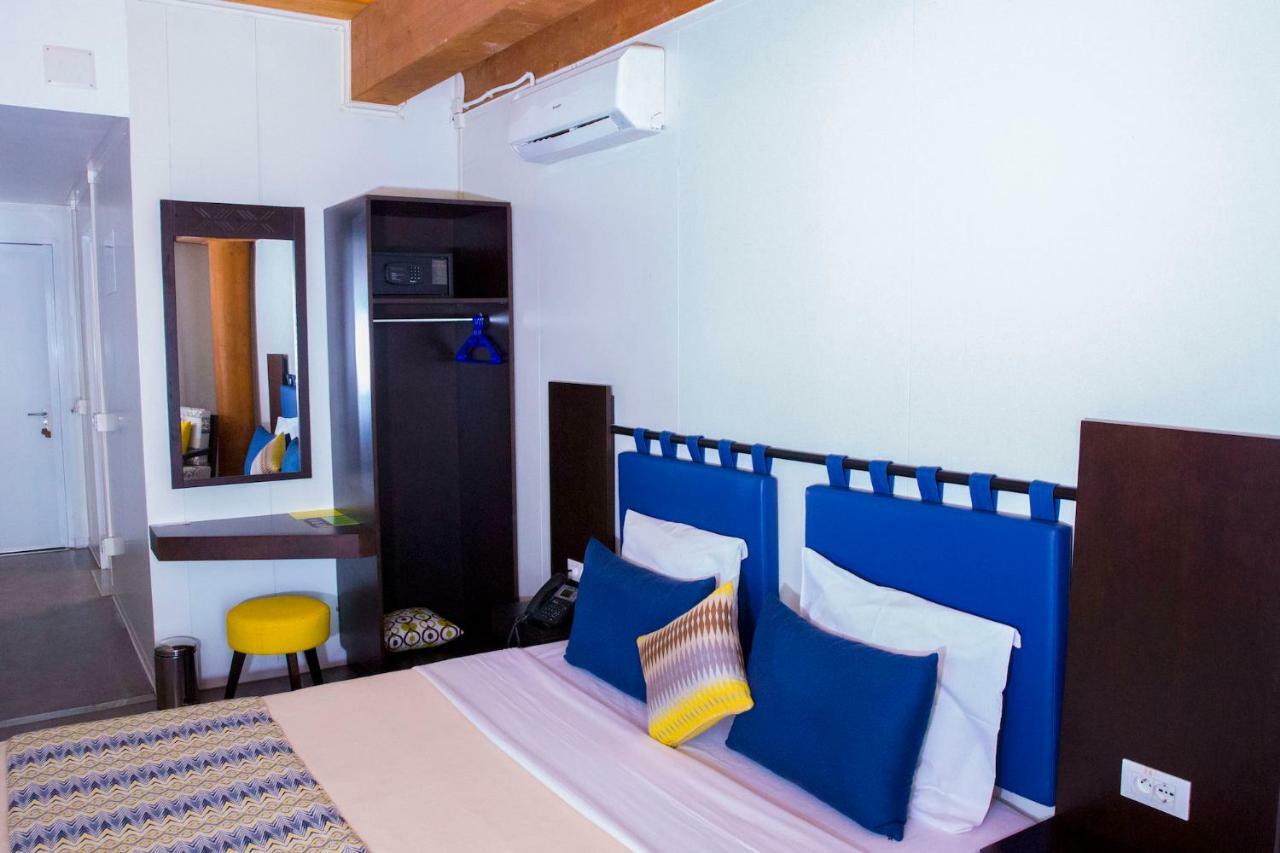 Dunia Hotel Ouagadougou Loumbila Exteriör bild