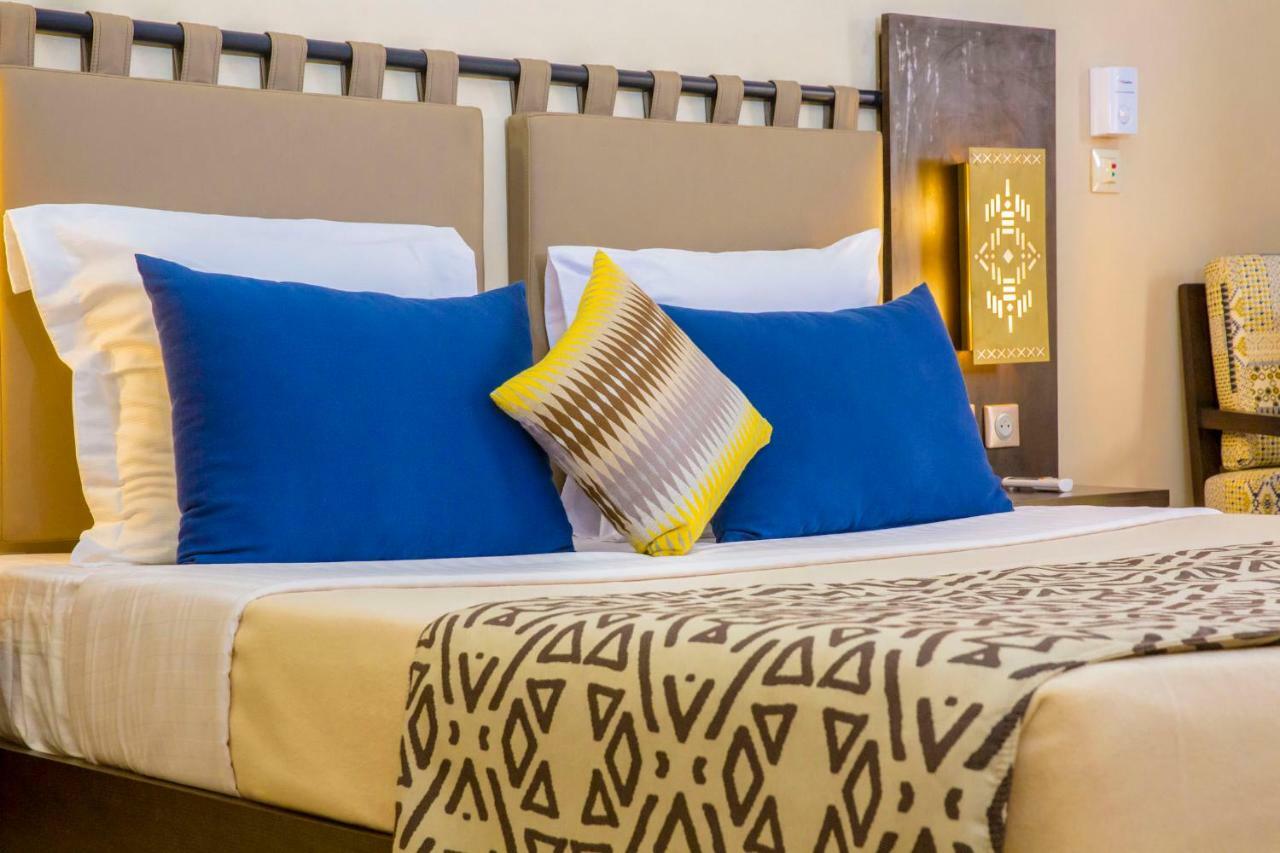Dunia Hotel Ouagadougou Loumbila Exteriör bild