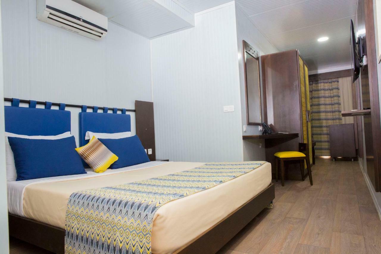Dunia Hotel Ouagadougou Loumbila Exteriör bild